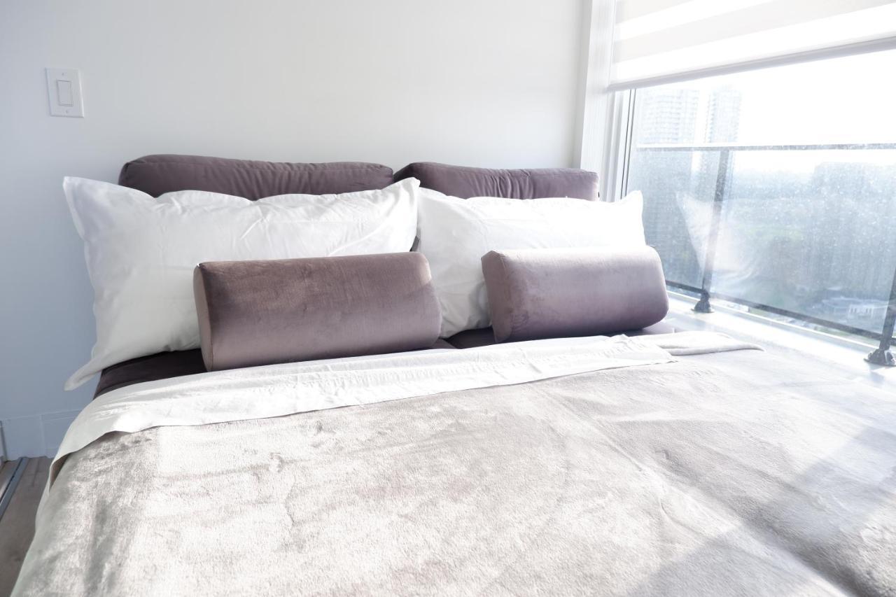 Modern Luxury Waterfront Condo Миссиссага Экстерьер фото